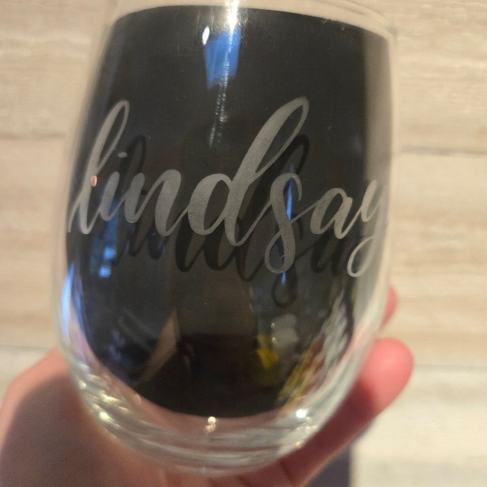 NWOT Etched Wine Glass